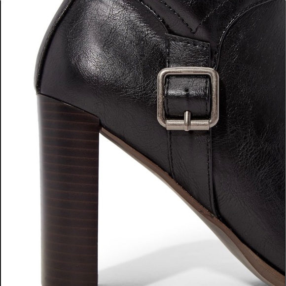 New size 6.5 boots - Picture 5 of 7